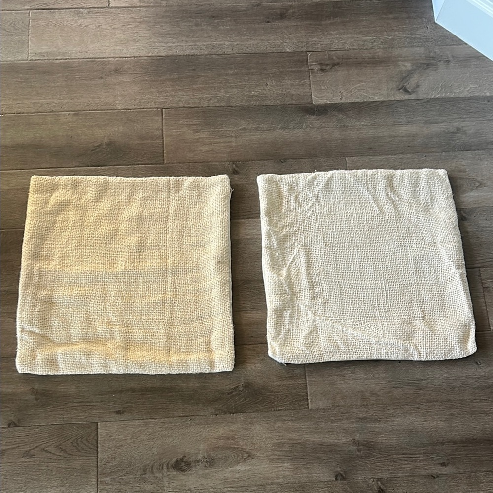 Set of 2 Pottery Barn Cream Textured Throw Pillow 20x20”